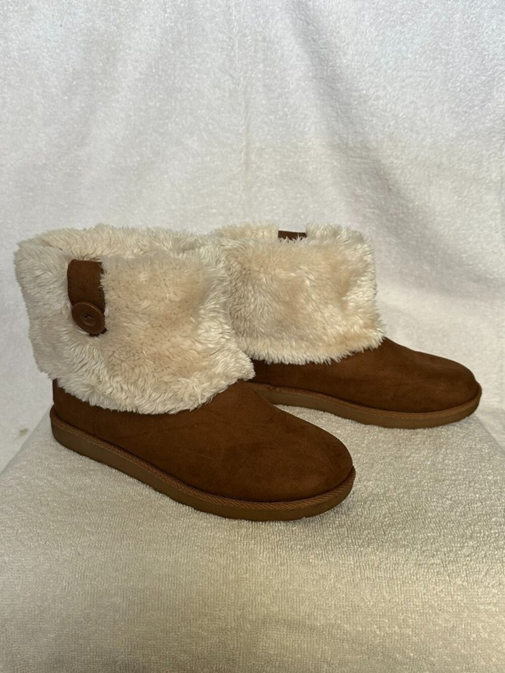 Arizona Jean Company Faux Fur Boots, size 7M